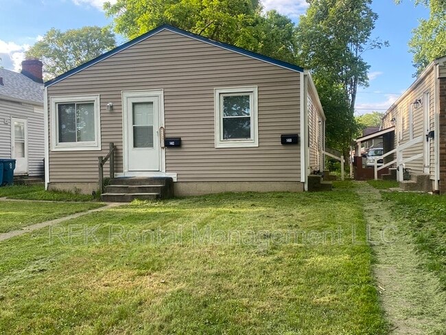 Building Photo - 1460 W 32nd St