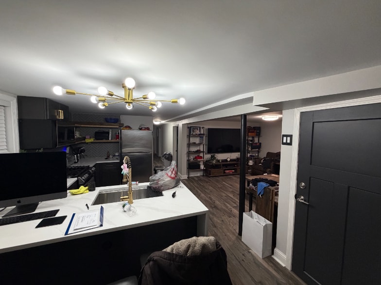 Building Photo - 6022 S Komensky Ave