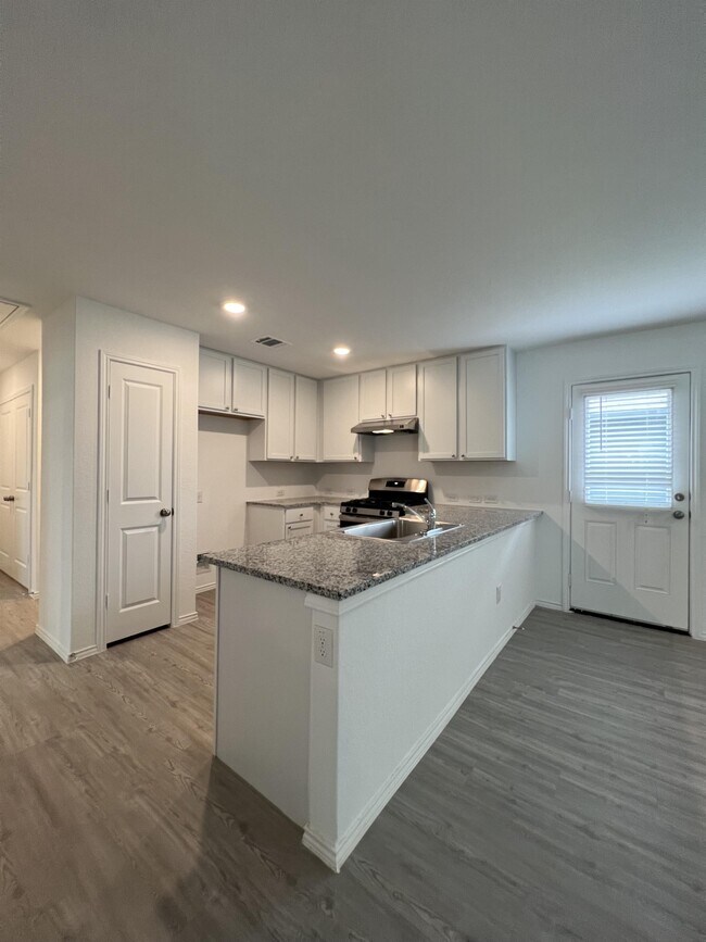 Building Photo - 13819 Llama Pl