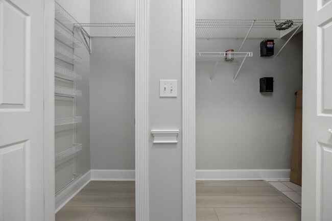 Building Photo - 1 Bedroom Condo in Myrtle Beach with Elevator