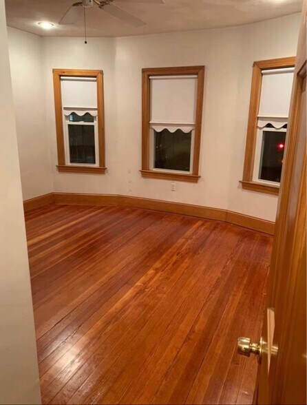 Building Photo - 784 Broadway