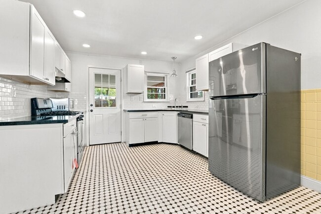 Building Photo - 3113 36th St