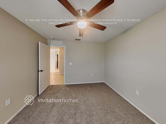 Building Photo - 240 Star Shell Dr