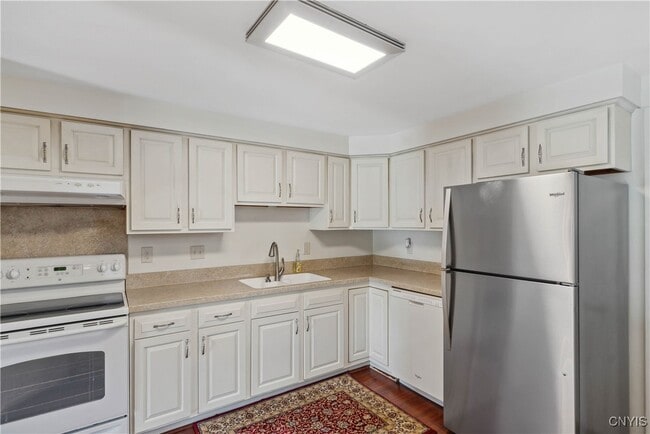 Building Photo - 104 Lookout Cir