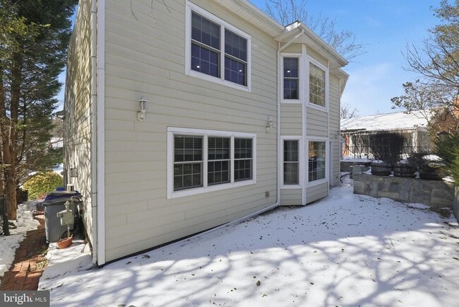 Building Photo - 5205 Brookeway Dr