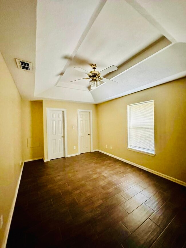 Building Photo - 2501 N I St