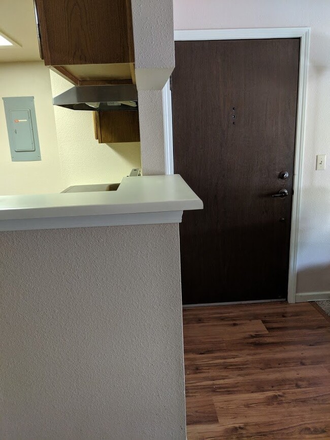 Building Photo - Adorable 1BR/1BA in Lowry Neighborhood! AV...