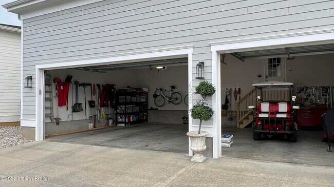 Building Photo - Enviable 4 bedroom and 3.5 bath home with 3 car garage available in North Commons