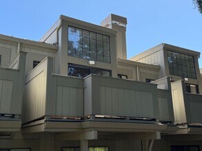 Building Photo - SPACIOUS TWO BED / TWO BATH UPPER-LEVEL CO...