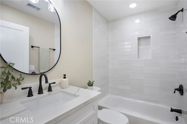 Building Photo - 708 E Elm St