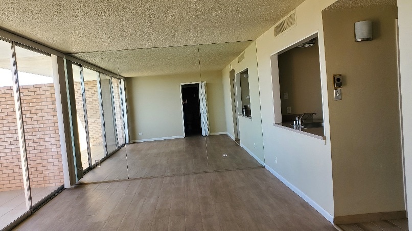 LIV DINING - 1331 Park Ave SW