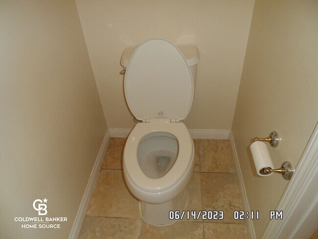 Building Photo - Sun City 55+ Gated Community, Golf Course, Clubhouse, 2 Bedroom, 2.5 Bathrooms, 2.5 Car Garage, 2...