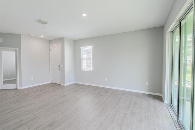 Building Photo - 4008 Westwood Flds Lp