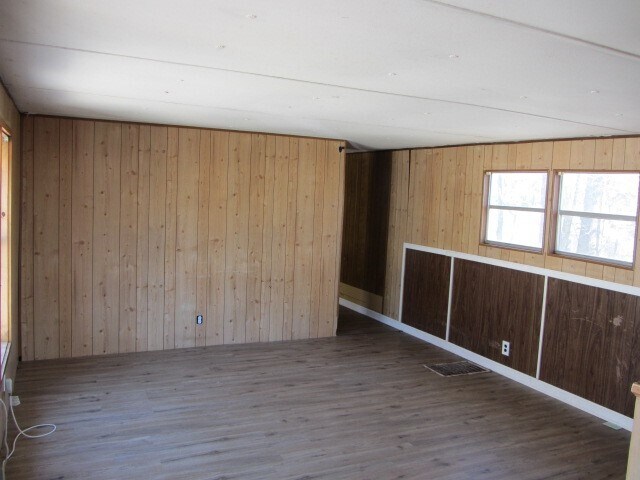 Building Photo - 1306 Avenue E