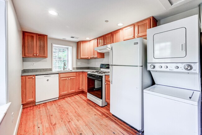 Building Photo - 802 Oella Ave