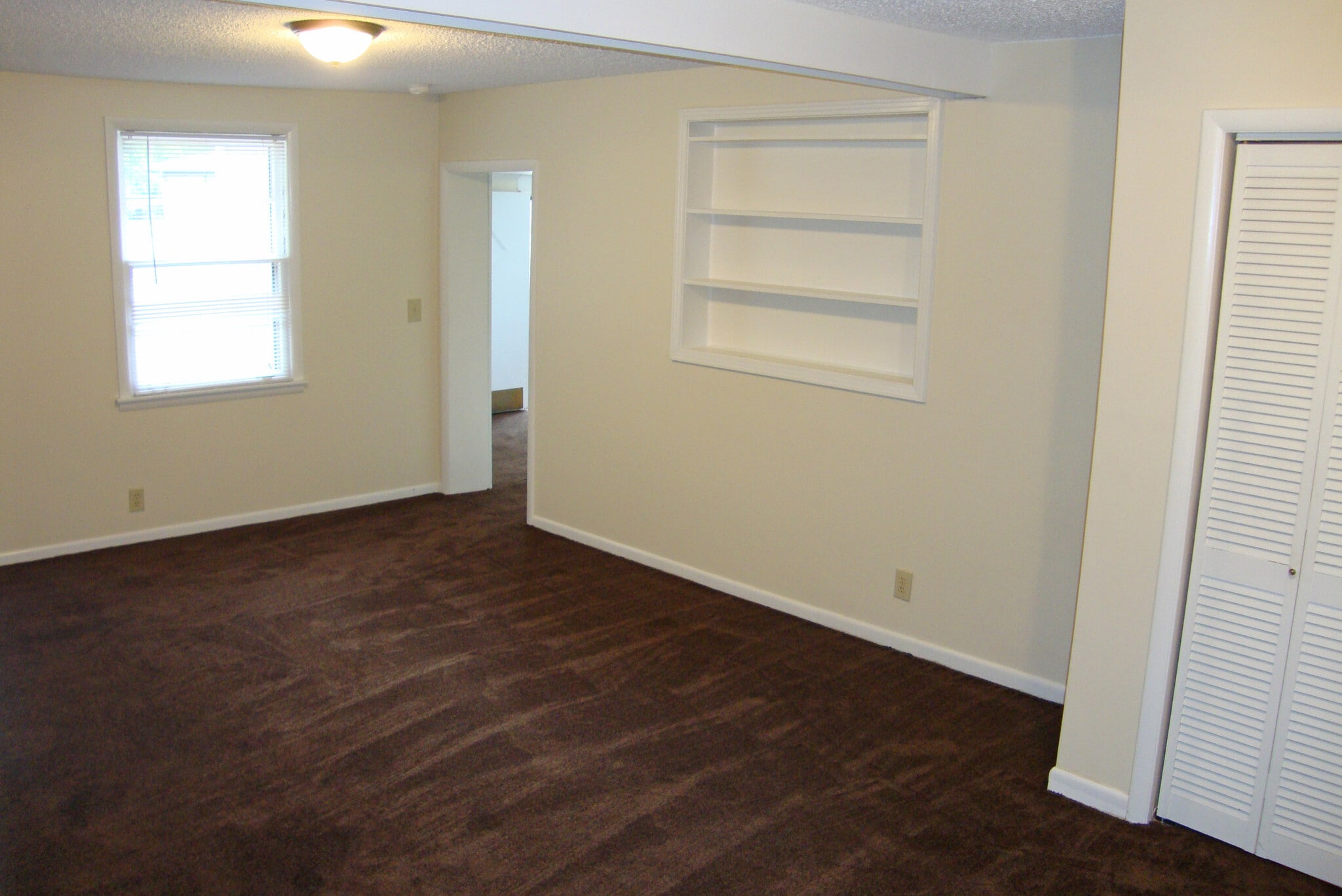 Building Photo - 4925 Hopedale Dr