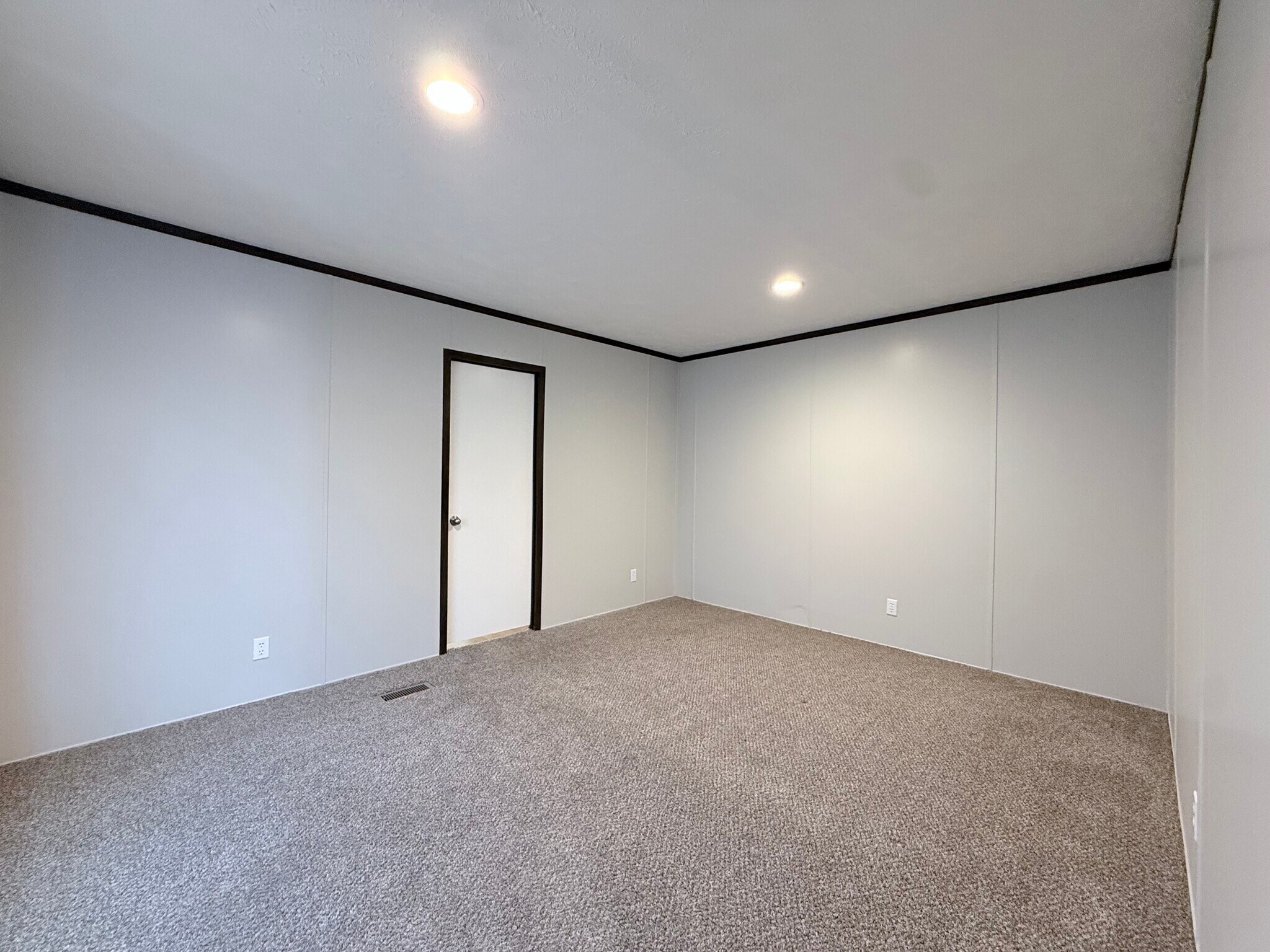 Building Photo - 135 Prairie Dr