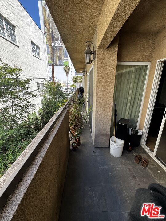 Building Photo - 3855 Ingraham St