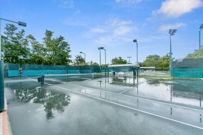 Building Photo - 1000 NE Quayside Terrace