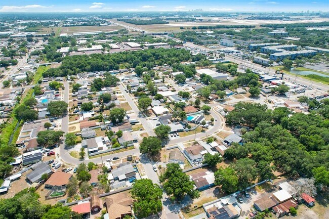 Building Photo - 6802 W Comanche Ave