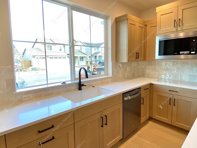 Building Photo - Brand NEW Pahlisch 3 BR - 2BA Home in Southeast Bend