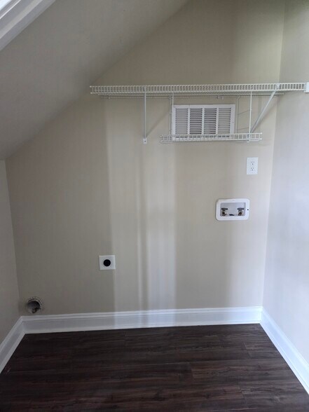 Building Photo - 3909 Granada Dr