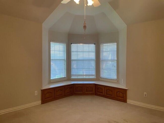 Building Photo - 3710 White River Dr