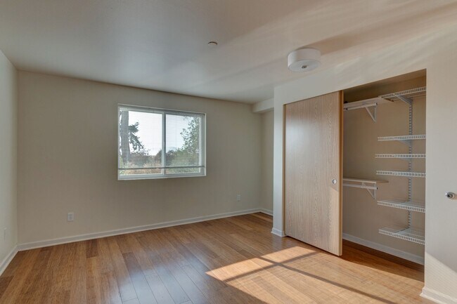 Building Photo - 2 bedroom/2 bathroom: Ground-Floor Condo with Water View ($200 off first 3 months)