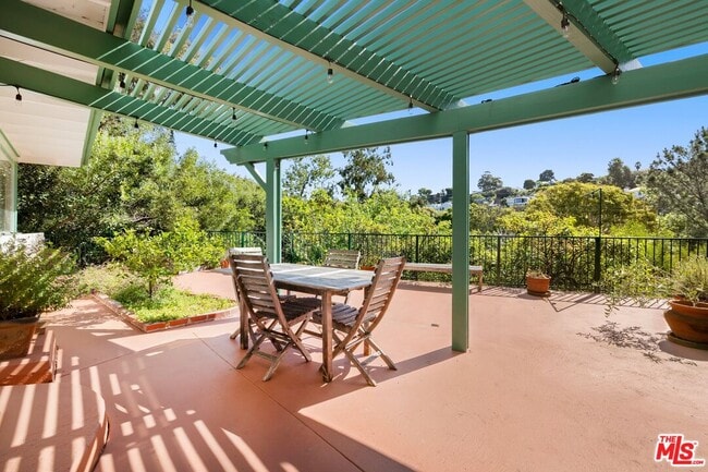 Building Photo - 217 Amalfi Dr