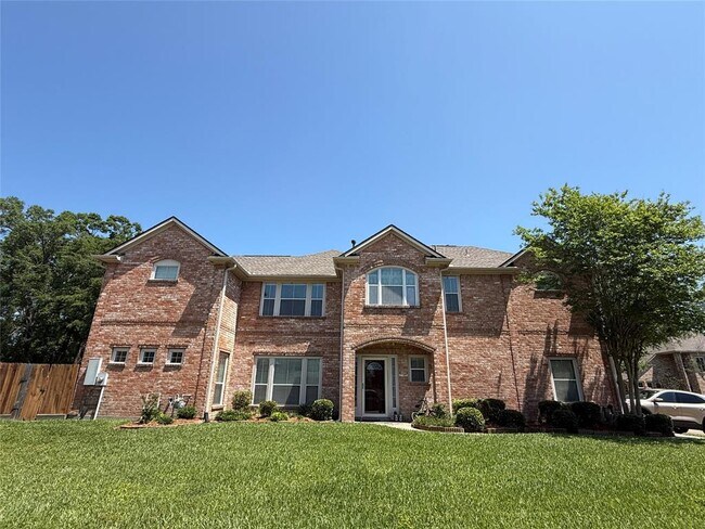 Building Photo - 4027 Park Thicket