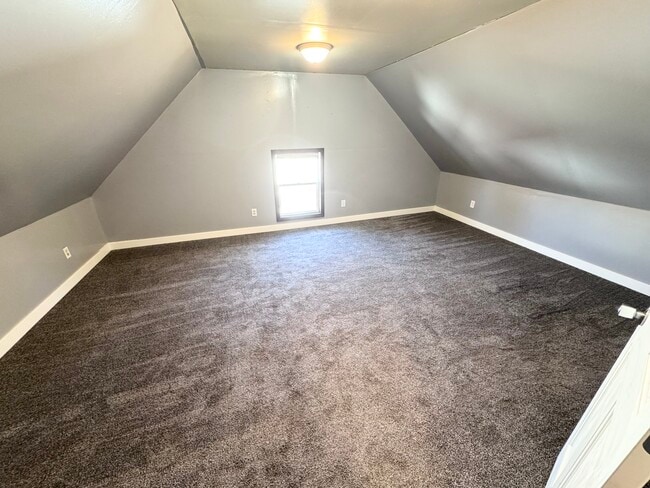 Building Photo - 408 Ave