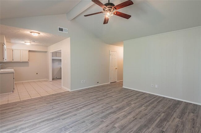 Building Photo - 5514 Vickita Dr