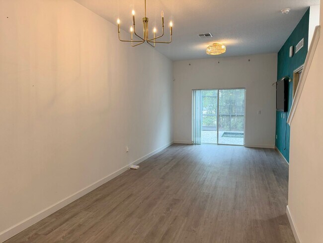Building Photo - 368 Famagusta Dr
