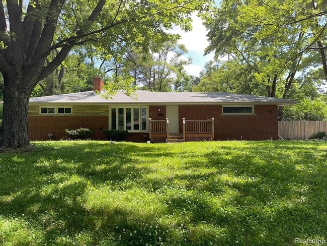 Building Photo - 33910 Playview Ct