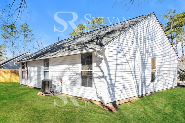 Building Photo - Enjoy living the good life in this 3 bedro...