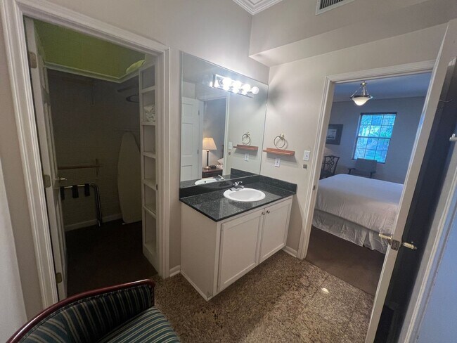 Building Photo - Bendel Gardens Apartment