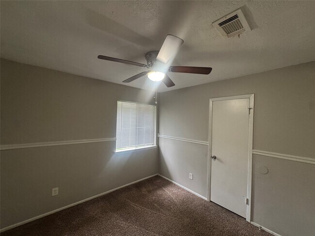 Building Photo - 23139 Lestergate Dr