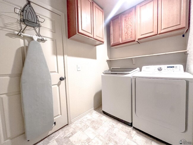 Building Photo - 3183 S Ragen Dr