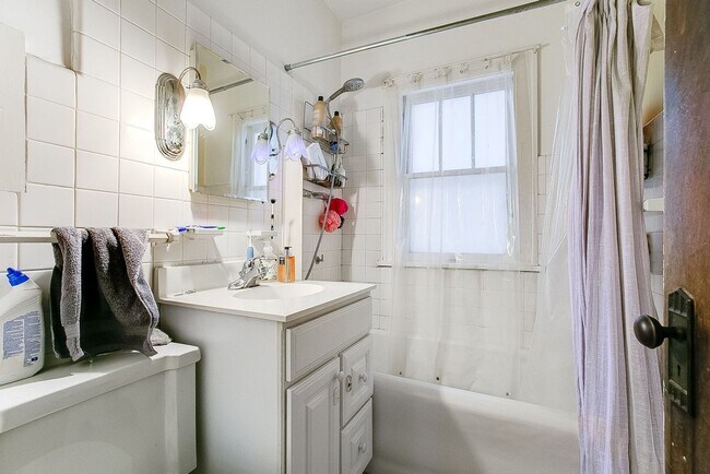 Building Photo - 2011 Portland Ave