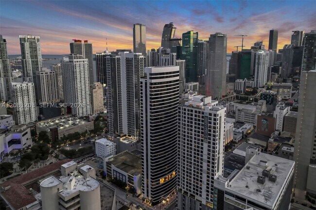 Building Photo - 225 N Miami Ave