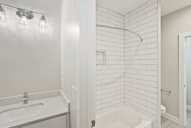 Building Photo - 517 Great Falls St