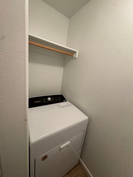 Building Photo - 1840 N Monte Vista Dr