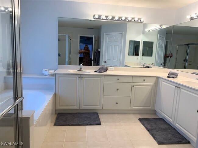 Building Photo - 2065 Isla De Palma Cir