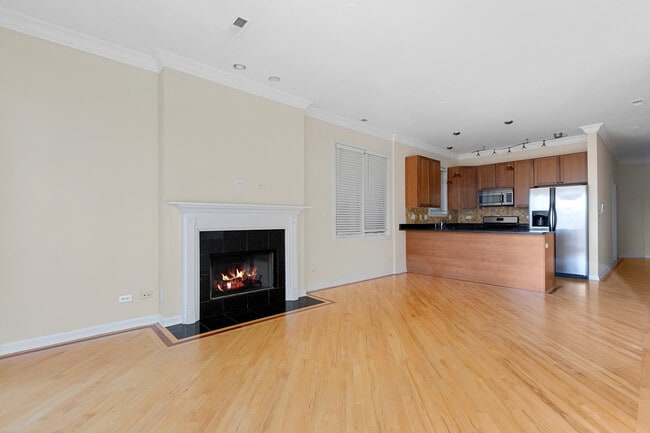 Building Photo - 622 S Oakley Blvd