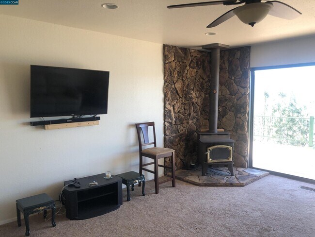 Building Photo - 10448 Edgewater Dr