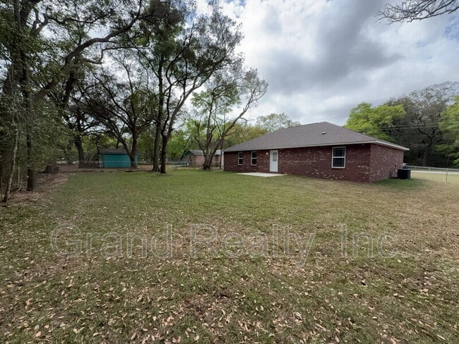 Building Photo - 5206 McCallister St