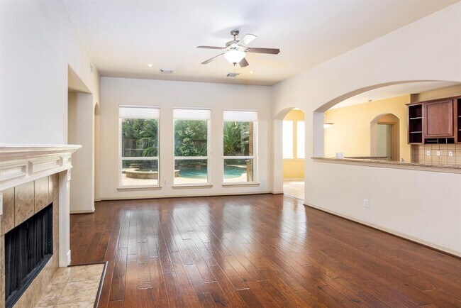 Building Photo - 62 S Longsford Cir