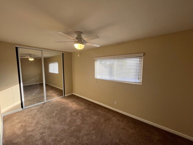 Building Photo - kl303r