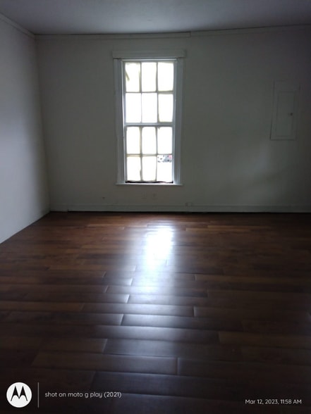 Building Photo - 1002 16th Ave