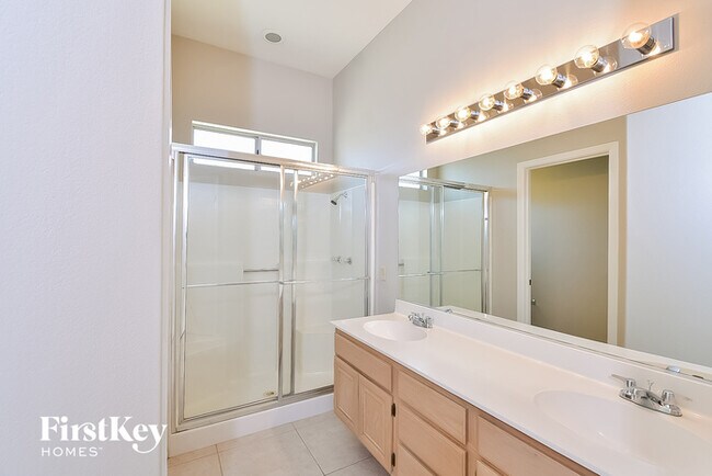 Building Photo - 5232 Velazco Ln